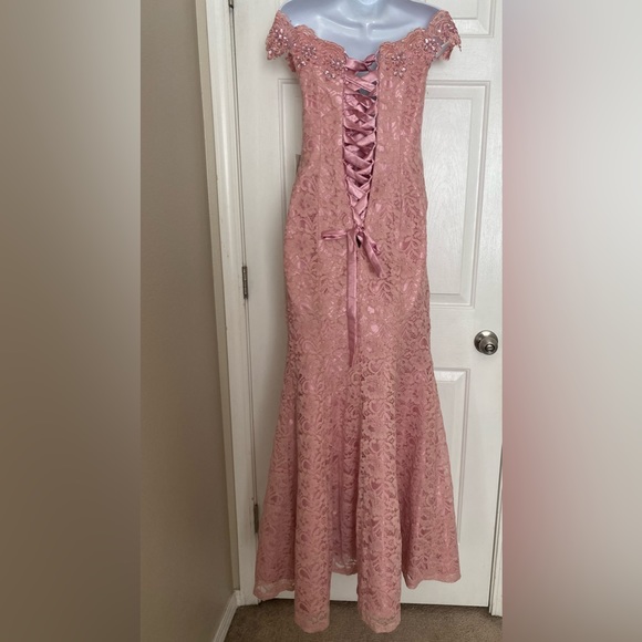 Beautiful dusty rose formal dress size 6 - Picture 5 of 7